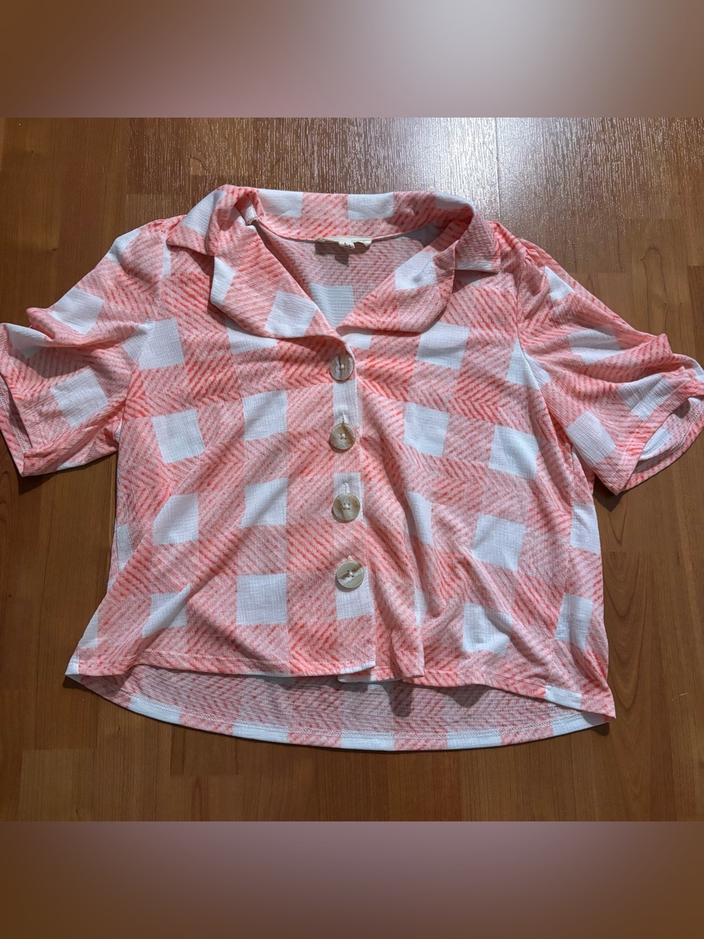 Women’s parallel skies pink and white plaid top size Large